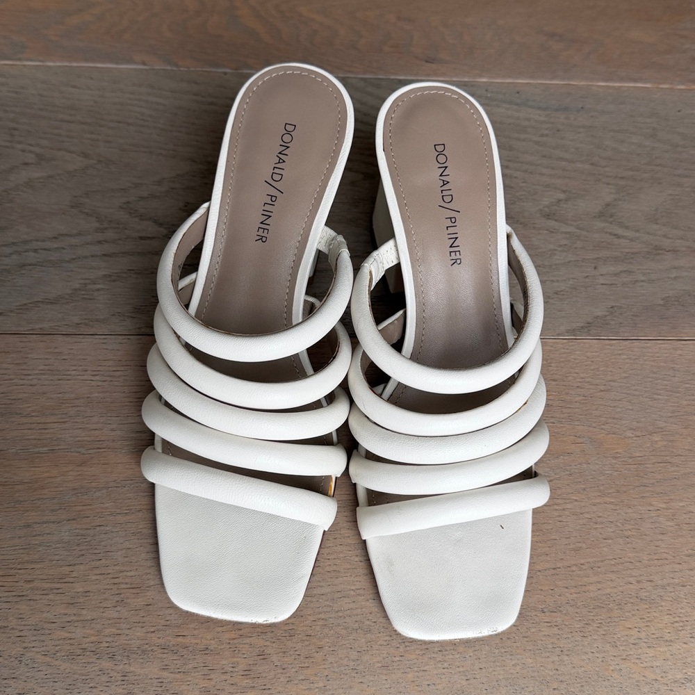 Donald J. Pliner Women's Ivory Strappy Mules Size 7.5